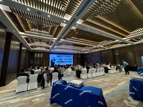 松下系统营销公司商教投影机新产品全国推广会 郑州 武汉站
