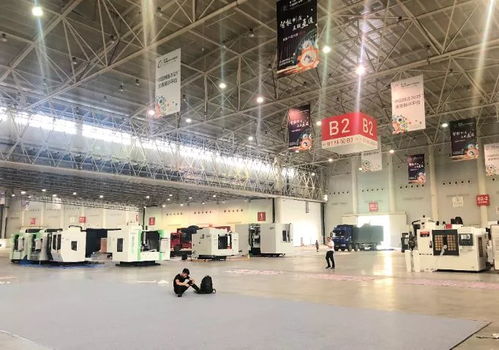 直击立嘉武汉展布现场实况,各类高精设备产品陆续进场